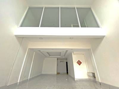 $2,200 Shophouse