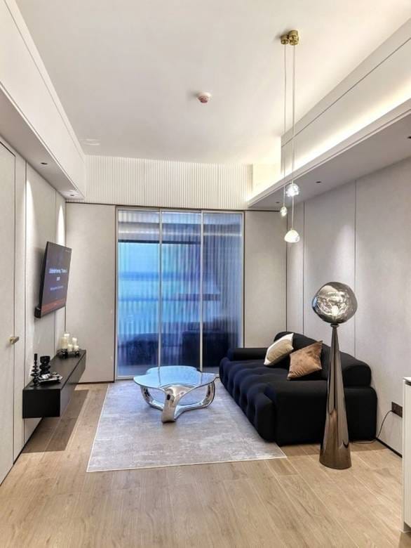 Vue Aston | 2 Bedrooms Condo Na prodej for $195,000