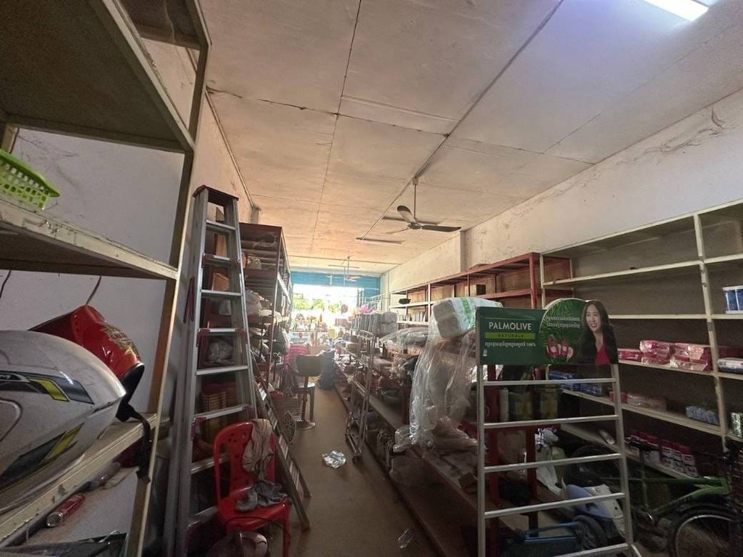 Shophouse Na prodej in Akreiy Ksatr, Lvea Aem, Kandal