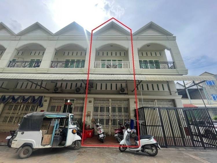 แฟลตเฮ้าส์ สำหรับขาย ใน Kilomaetr Lekh Prammuoy, Russey Keo, Phnom Penh