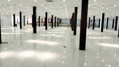 带25个停车位的建筑For Sale & Rent