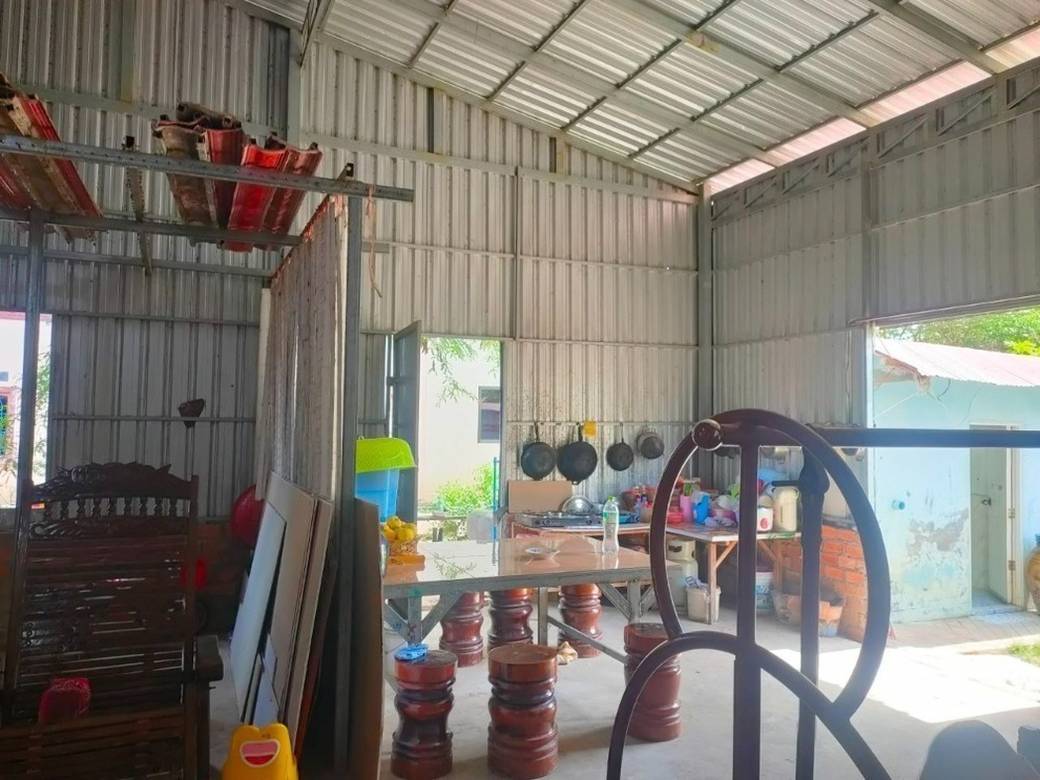 House and lot สำหรับขาย พื้นที่ใช้สอย 286 ตร.ม. ใน Phnum Srok