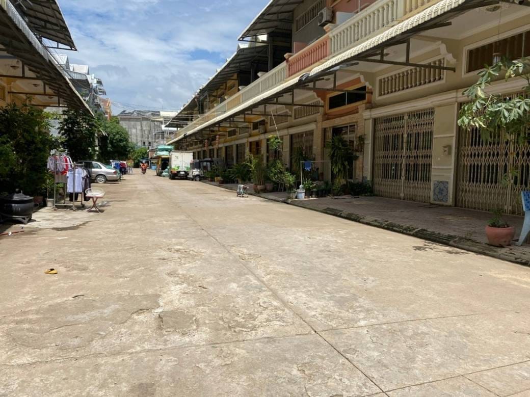 Flat House Na prodej in Chak Angrae Kraom, Meanchey, Phnom Penh
