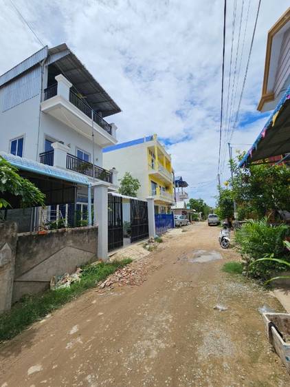 198 sqm Living Size House and lot For Sale in Ta Khmau