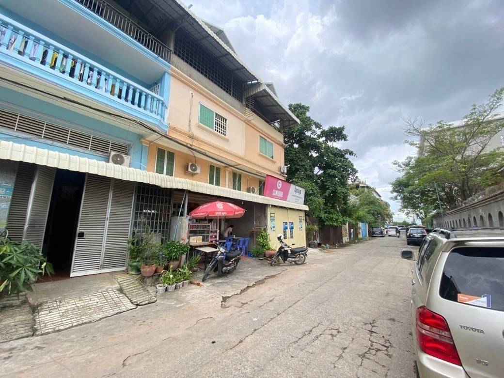 50 sqm Land Size Link House For Sale
