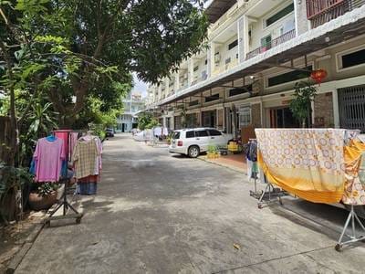 210 sqm Living Size Flat House Na prodej in Russey Keo