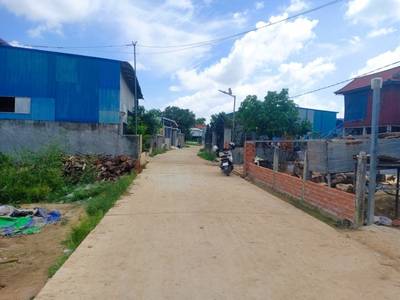 Kandal Stueng72平方米使用面积House and lot出售