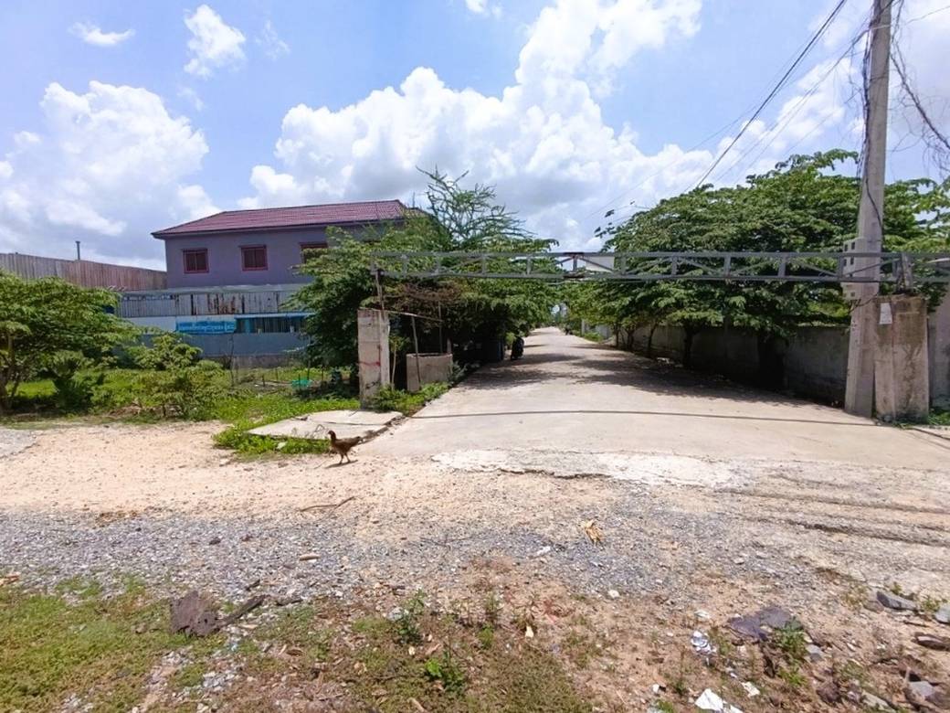 250 sqm Living Size House and lot Na prodej in Prek Pnov