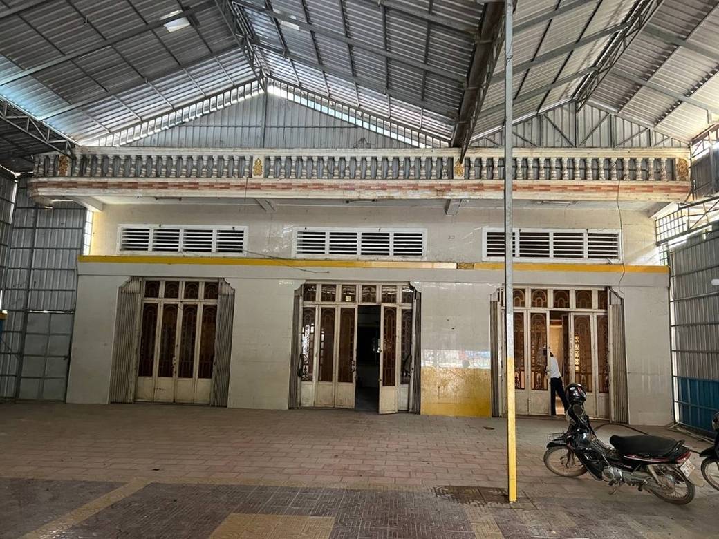 $437,500 Flat House