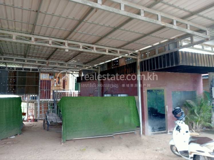 Ponhea Lueu에 있는 전용면적 202㎡ House and lot 매매