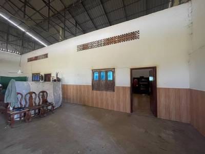 Entrepôt À vendre de 1,014 m² de terrain