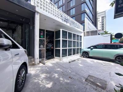 900 sqm Living Size CommercialShophouse K pronájmu in Boeng Keng Kang
