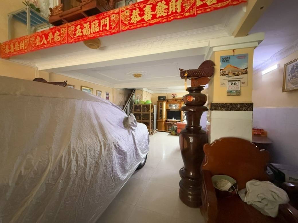 Toul Kork Flat House Na prodej in Toul Kork