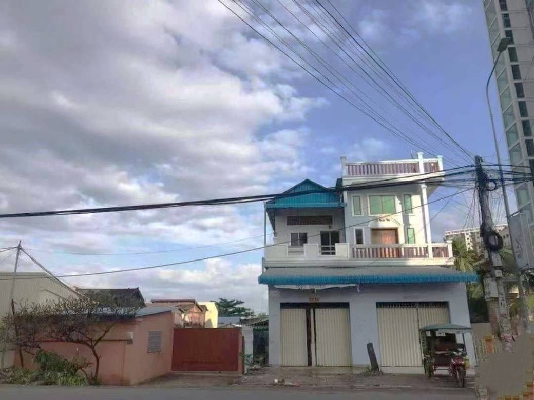 1,577 sqm Land Size Shophouse K pronájmu