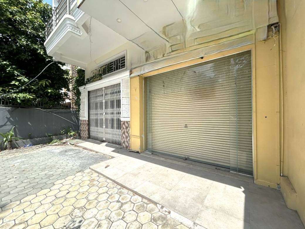 $2,000 Shophouse