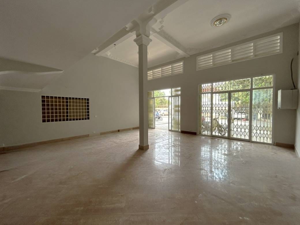 Shophouse K pronájmu in Chamkarmon $2,200