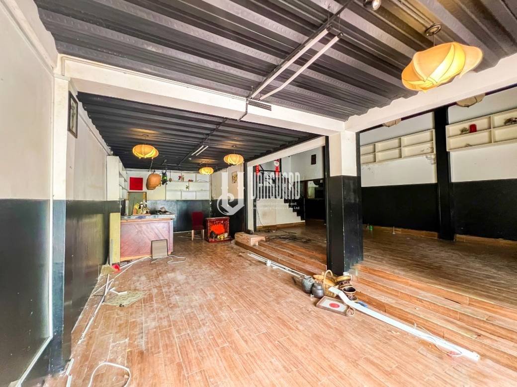 160平方米土地面积的店屋出租
