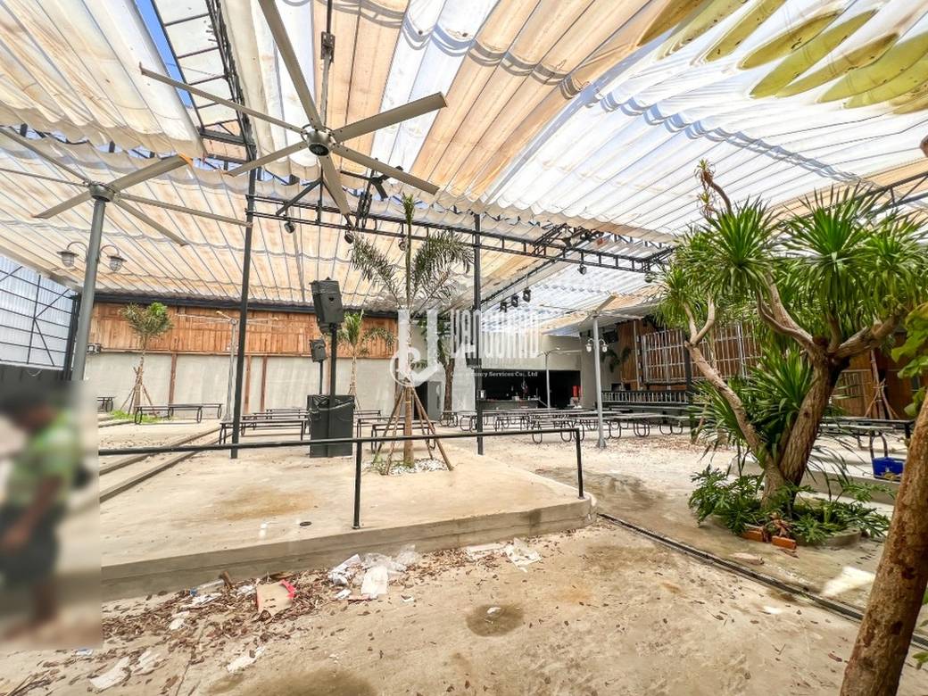 1,200 sqm Land Size Sklad K pronájmu