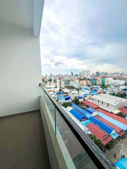 Zařízeno Condo For Sale & Rent