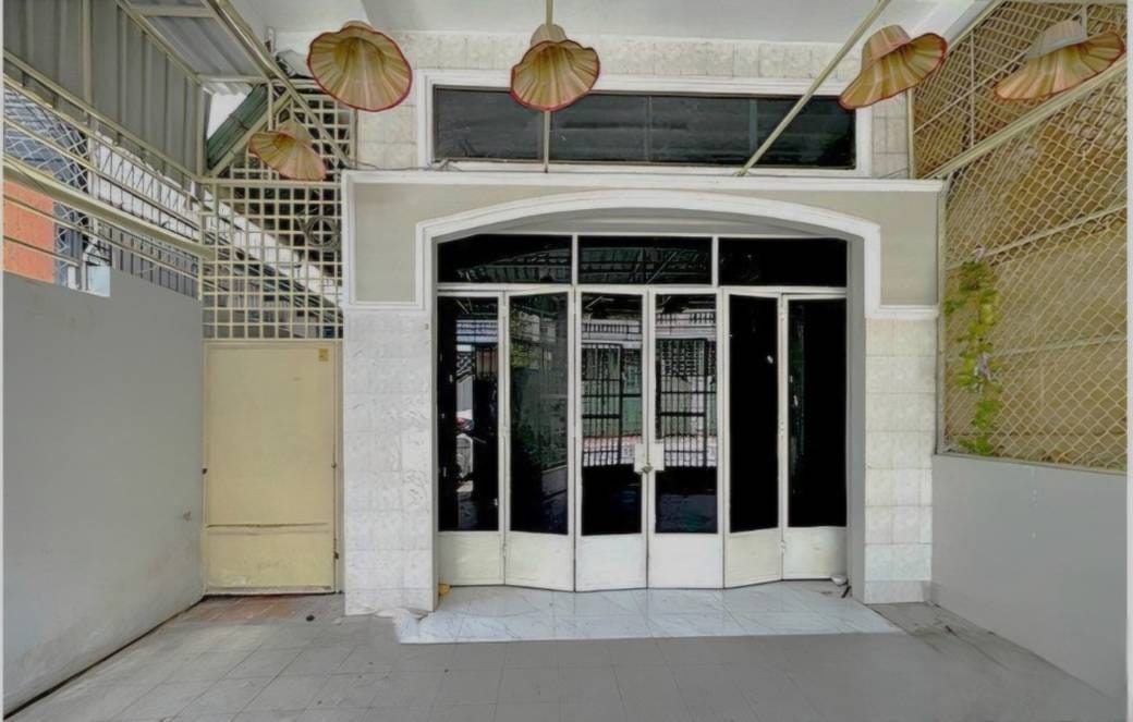 $900 Shophouse