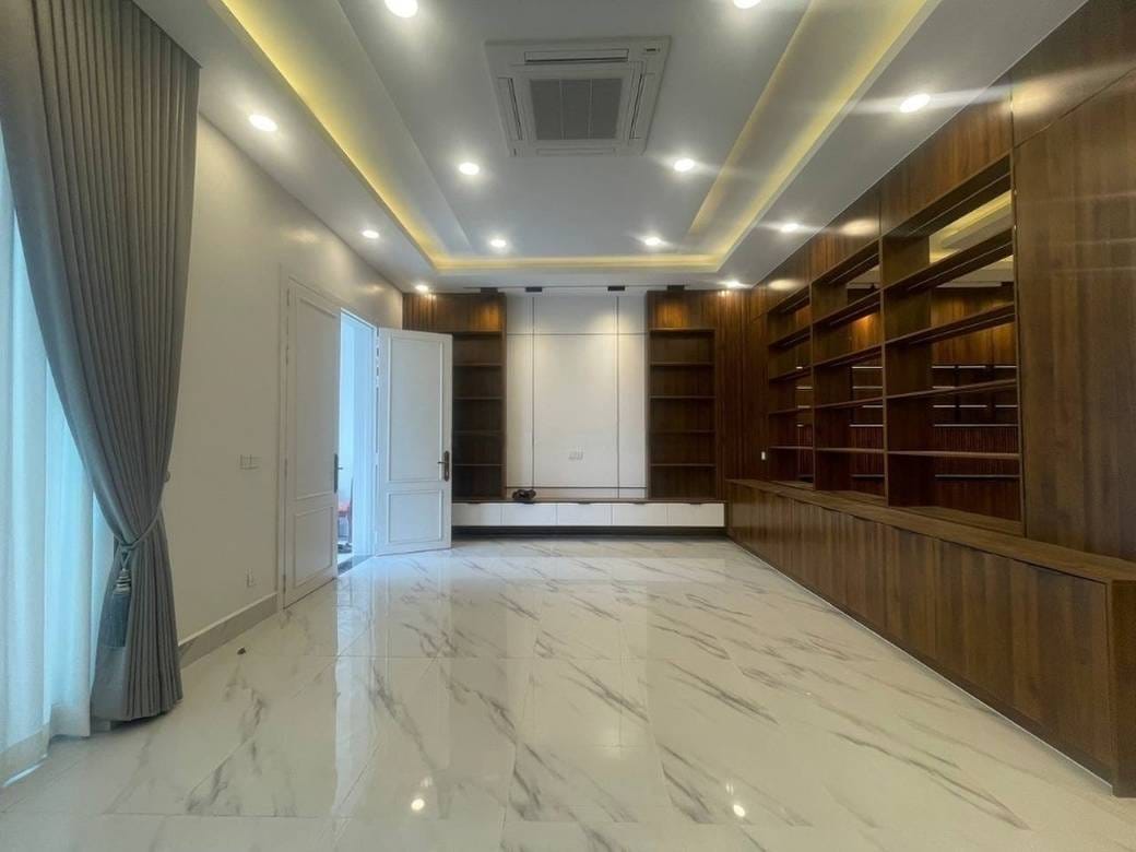 វីឡា សំរាប់ជួល នៅChamkarmon តម្លៃ $2,500
