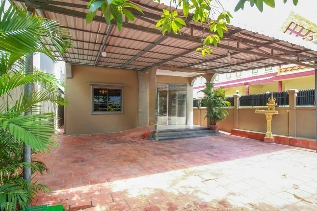 $2,500 Vila