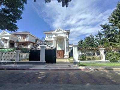 Borey Peng Huoth: The Star Platinum Roseville | 5 Bedrooms Vila K pronájmu