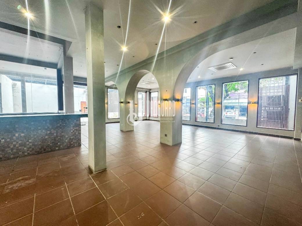 Restaurant For Rent in Boeng Reang, Daun Penh, Phnom Penh