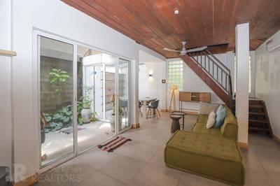 $1,300 Flat House