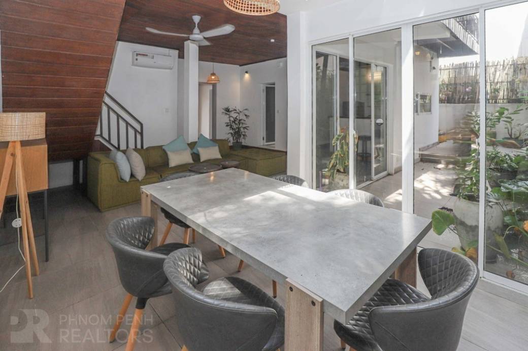 Flat House For Rent in Boeung Trabek, Chamkarmon, Phnom Penh