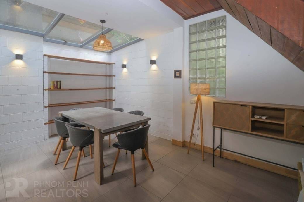 Flat House For Rent in Chamkarmon $1,300