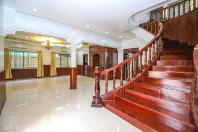 $5,000 Villa