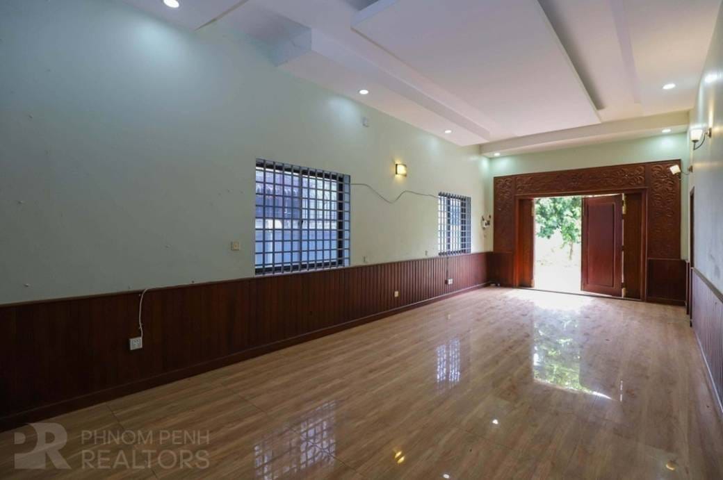 850 sqm Land Size Villa For Rent