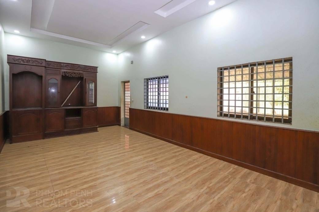Villa For Rent in Preaek Pra, Chbar Ampov, Phnom Penh