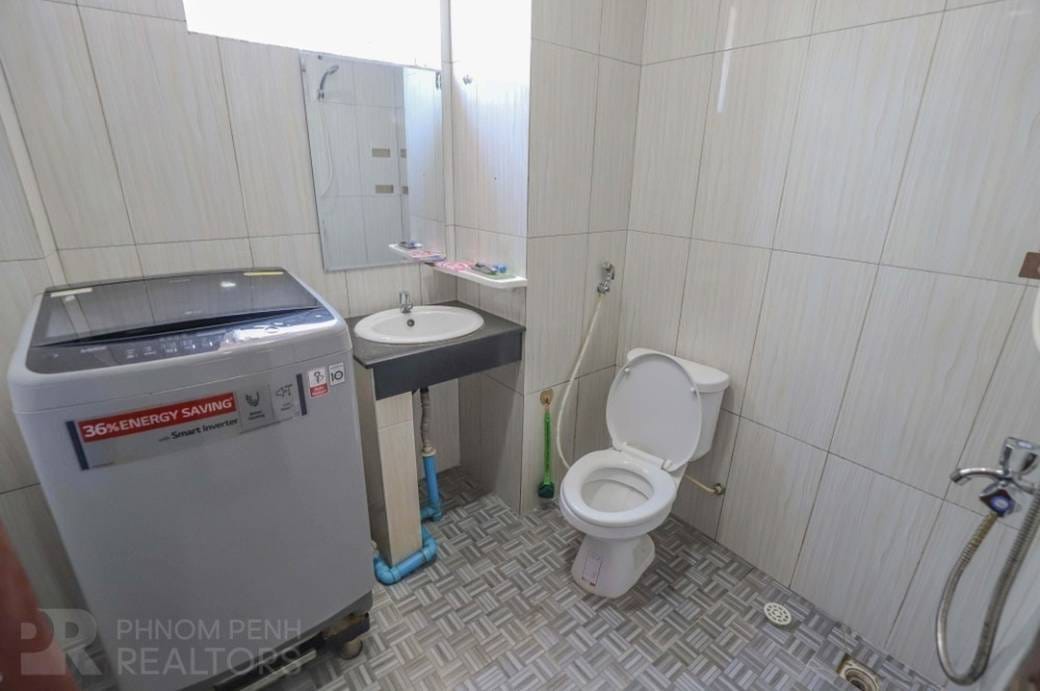 Apartment For Rent in Srah Chak, Daun Penh, Phnom Penh