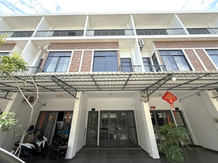 Dom szeregowy Na sprzedaż w Kilomaetr Lekh Prammuoy, Russey Keo, Phnom Penh