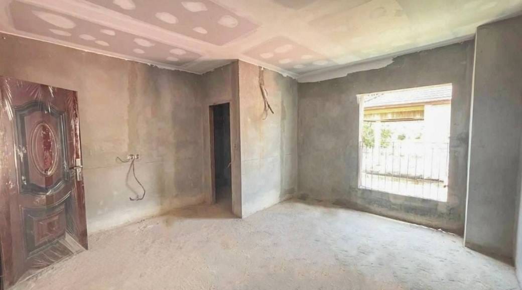 Bâtiment À louer de 1,155 m² habitables à Toul Kork