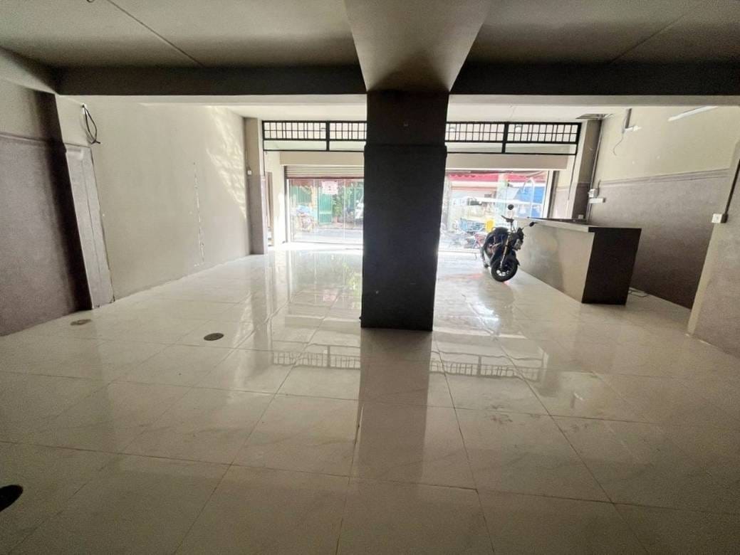 CommercialShophouse K pronájmu in Boeng Keng Kang $1,000