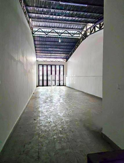 $1,300 Shophouse