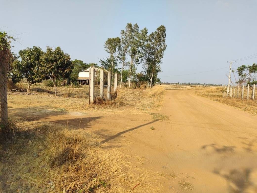 114 sqm Living Size House and lot Na prodej in Baray