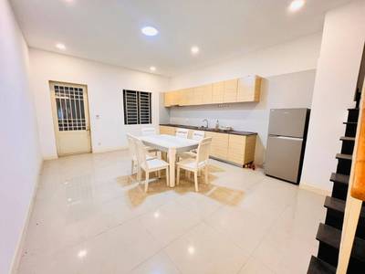 103.5 sqm Land Size Flat For Rent