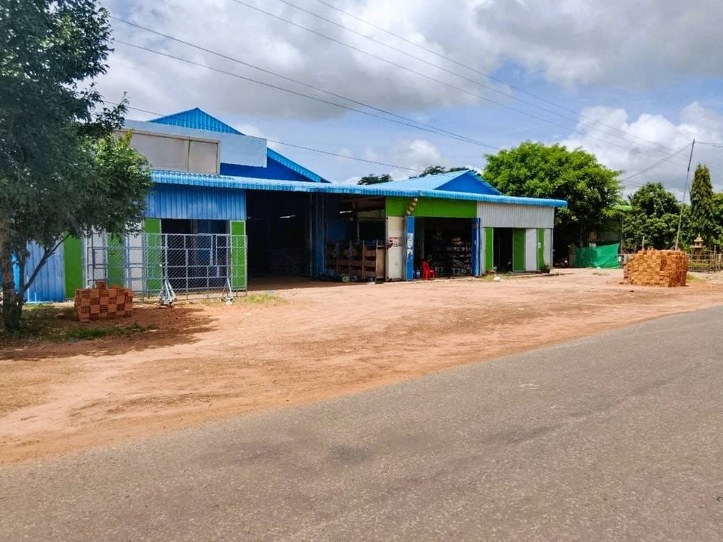 14,088 sqm Land Size Shophouse Na prodej