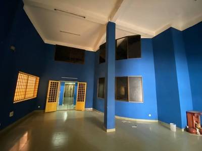 $300,000 Flat House
