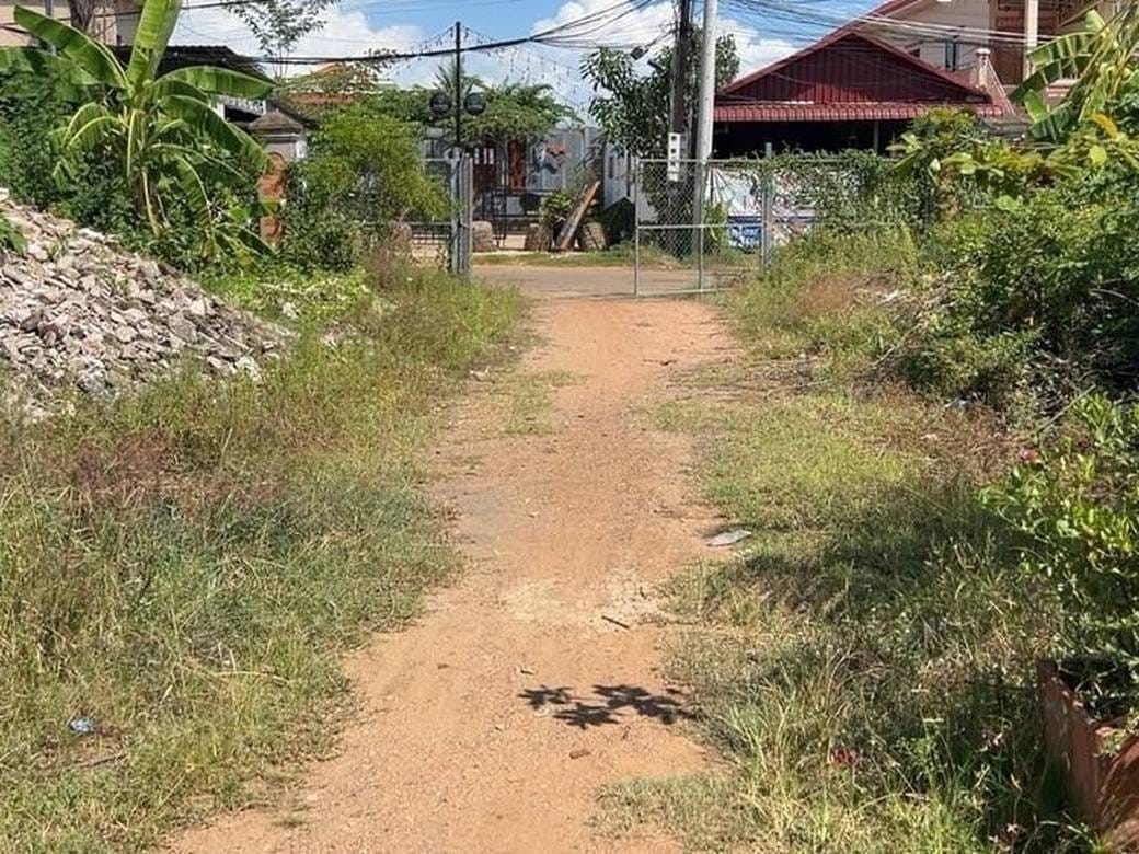 121 sqm Living Size House and lot Na prodej in Stueng Saen