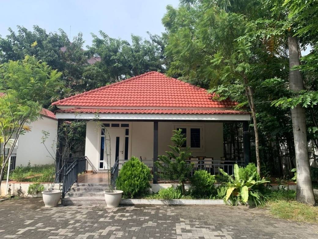 1,290 sqm Land Size House and lot Для Продажи