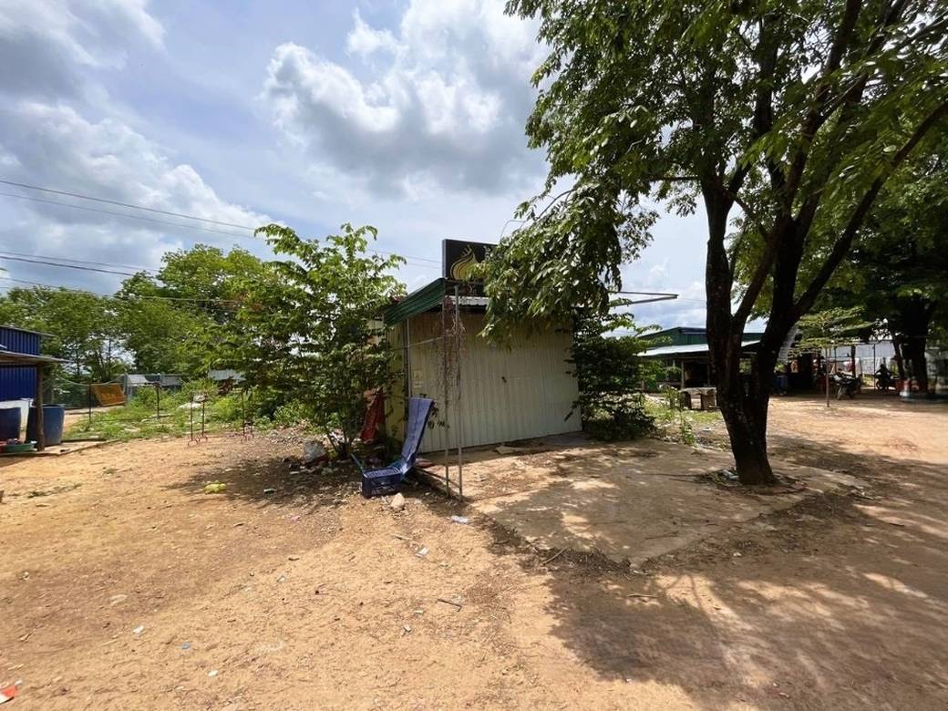 40 sqm Living Size House and lot Na prodej in Sambour
