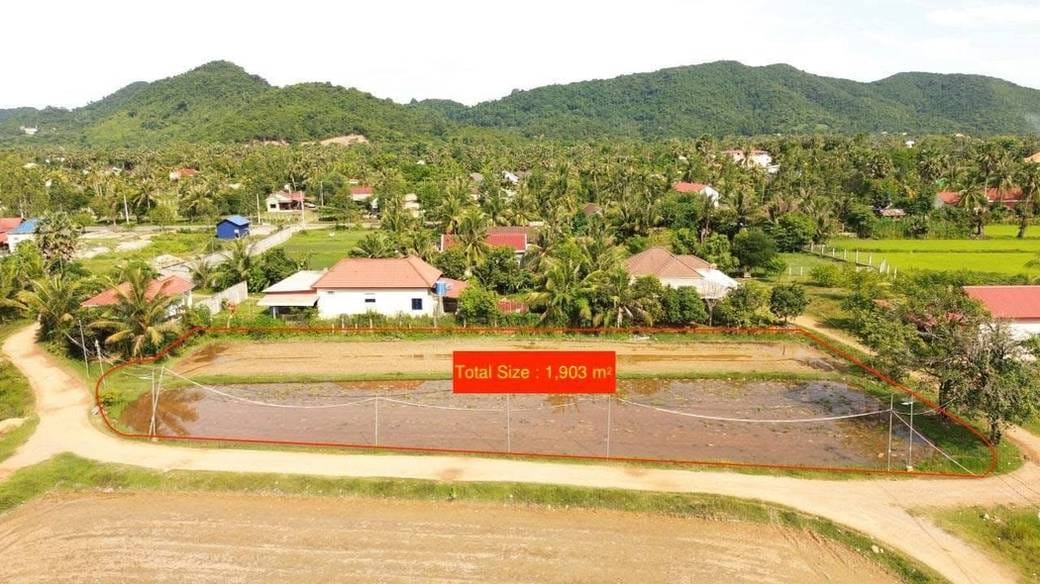 Pozemky Na prodej in Kep $73,000