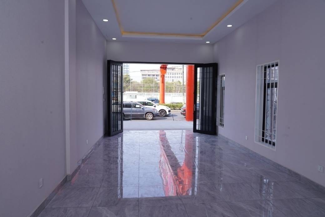 $1,200 Shophouse
