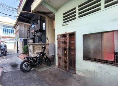 60 sqm Land Size Shophouse For Rent