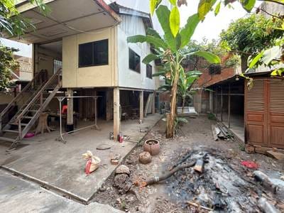 House and lot Для Аренды in Тонле Бассак, Чамкармон, Пномпень